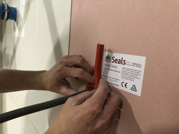 Seals Putty Stick