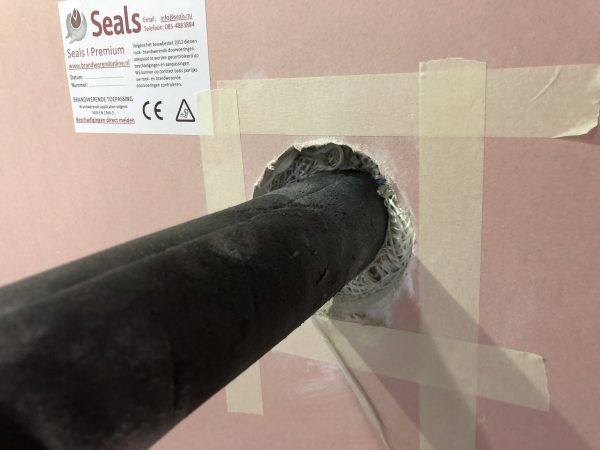 Brandwerende Kit Armaflex Geisoleerde Leidingen (13)